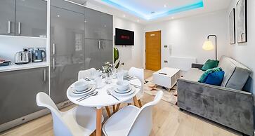 Ragan Court Apartments in Aldershot