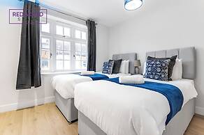 Ragan Court Apartments in Aldershot