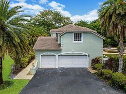 8BR Entertainers Estate w/ Pool, Games & Theater !