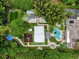 8BR Entertainers Estate w/ Pool, Games & Theater !