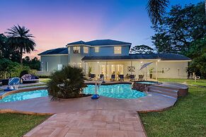 8BR Entertainers Estate w/ Pool, Games & Theater !