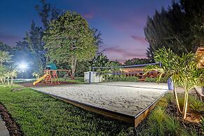 8BR Entertainers Estate w/ Pool, Games & Theater !