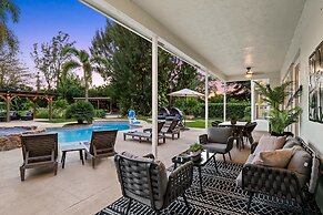 8BR Entertainers Estate w/ Pool, Games & Theater !