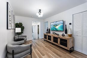 8BR Entertainers Estate w/ Pool, Games & Theater !