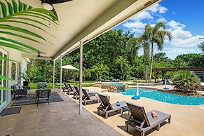 8BR Entertainers Estate w/ Pool, Games & Theater !