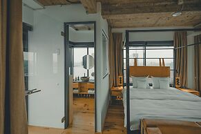 John & Will Silo-Hotel by Guldsmeden