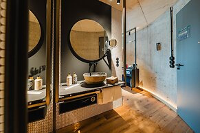 John & Will Silo-Hotel by Guldsmeden