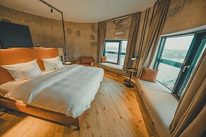 John & Will Silo-Hotel by Guldsmeden