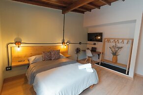 Niddo by Roots Rentals