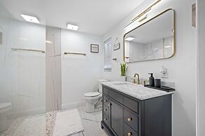 Paradise Haven- Amazing 4BR Oasis With Pool