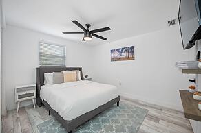 Paradise Haven- Amazing 4BR Oasis With Pool