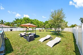 Paradise Haven- Amazing 4BR Oasis With Pool