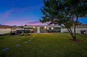 Paradise Haven- Amazing 4BR Oasis With Pool