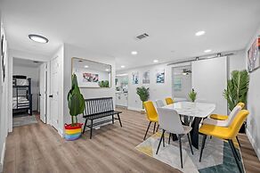 Paradise Haven- Amazing 4BR Oasis With Pool