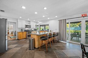 Court Haven Paradise: Your All-in-one Getaway