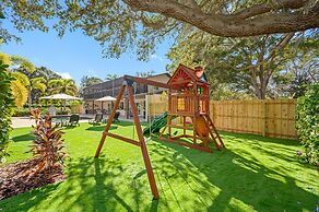 Court Haven Paradise: Your All-in-one Getaway