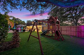 Court Haven Paradise: Your All-in-one Getaway