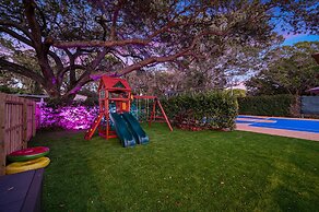 Court Haven Paradise: Your All-in-one Getaway