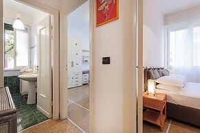 Vespucci Blue Apartment