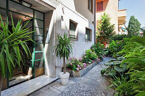 Vespucci Blue Apartment