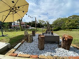 Country House Rest Relaxation Jacuzzi Bbq Large Green Areas