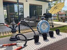 Country House Rest Relaxation Jacuzzi Bbq Large Green Areas