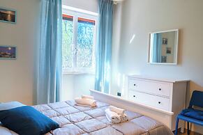 Lemon Apartment with Garden and Sea View
