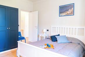 Lemon Apartment with Garden and Sea View