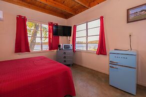 Hi-Line Lake Resort