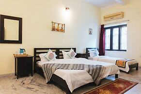 Urban Trippers Shamiyana Villa byArindam