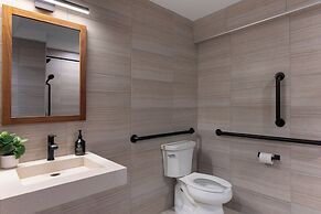 The Wave at Marblehead