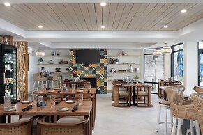 The Wave at Marblehead