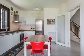 Casa Isola con Giardino