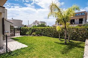 Casa Isola con Giardino