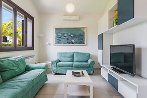 Casa Isola con Giardino