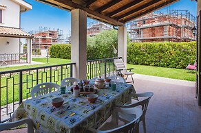 Casa Isola con Giardino