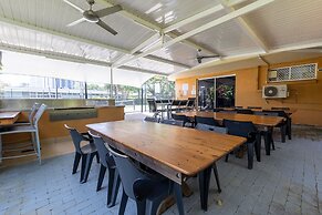 Paradise Grove Holiday Apartments