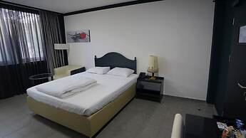 Tibet Hotel am Airport