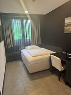 Tibet Hotel am Airport