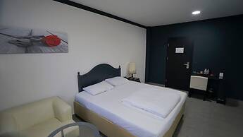 Tibet Hotel am Airport