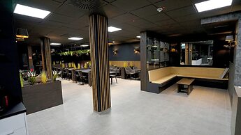 Tibet Hotel am Airport