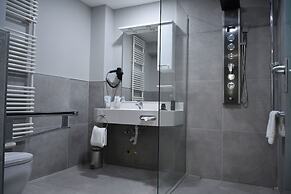 Tibet Hotel am Airport