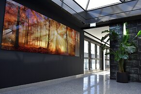 Tibet Hotel am Airport