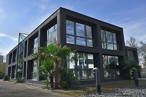 Tibet Hotel am Airport