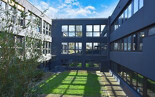 Tibet Hotel am Airport