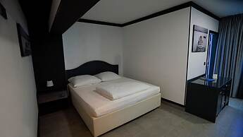 Tibet Hotel am Airport