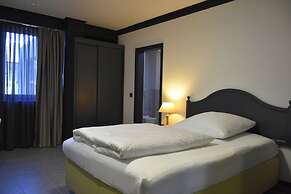 Tibet Hotel am Airport