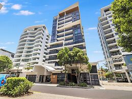 FIRST LIGHT MOOLOOLABA APT 804