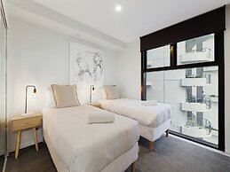 FIRST LIGHT MOOLOOLABA APT 804