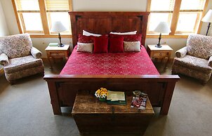 Chico Hot Springs Resort & Day Spa